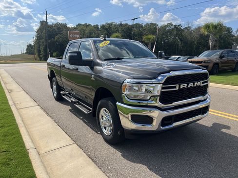 Used 2024 RAM 2500 Tradesman w/ Chrome Appearance Group AWD/4WD image 1