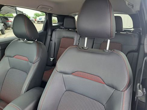 Used 2025 Nissan Kicks SR image 22