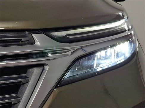 Used 2023 Chevrolet Equinox LT image 12