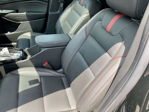 Certified 2024 Chevrolet Trax RS w/ Sunroof Package FWD image 19