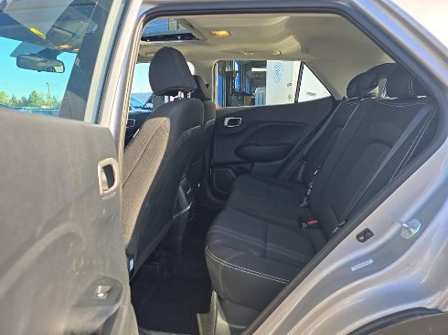 Used 2025 Hyundai Venue SEL FWD image 4