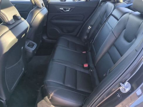 Used 2024 Volvo S60 B5 Core image 12