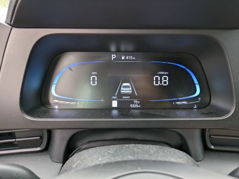 Used 2025 Hyundai Elantra Sport image 25