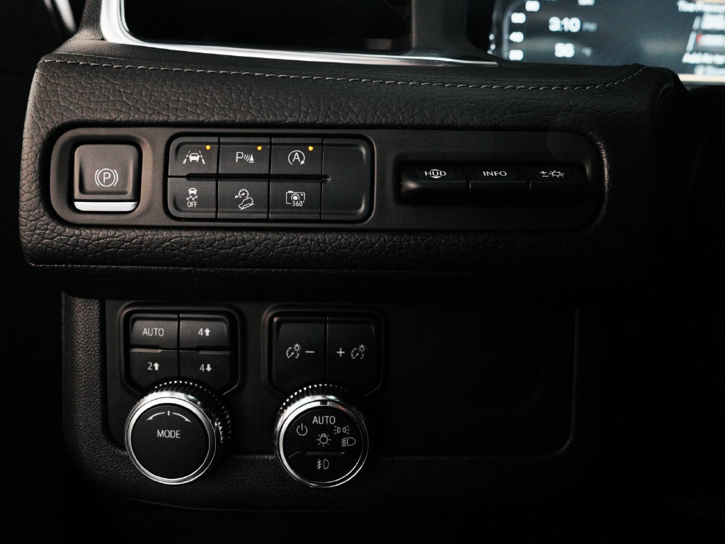 Used 2023 GMC Yukon Denali AWD/4WD image 21