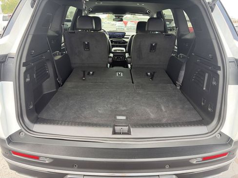 Used 2025 Buick Enclave Preferred FWD image 8