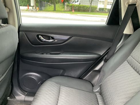 Used 2019 Nissan Rogue SV AWD/4WD image 17