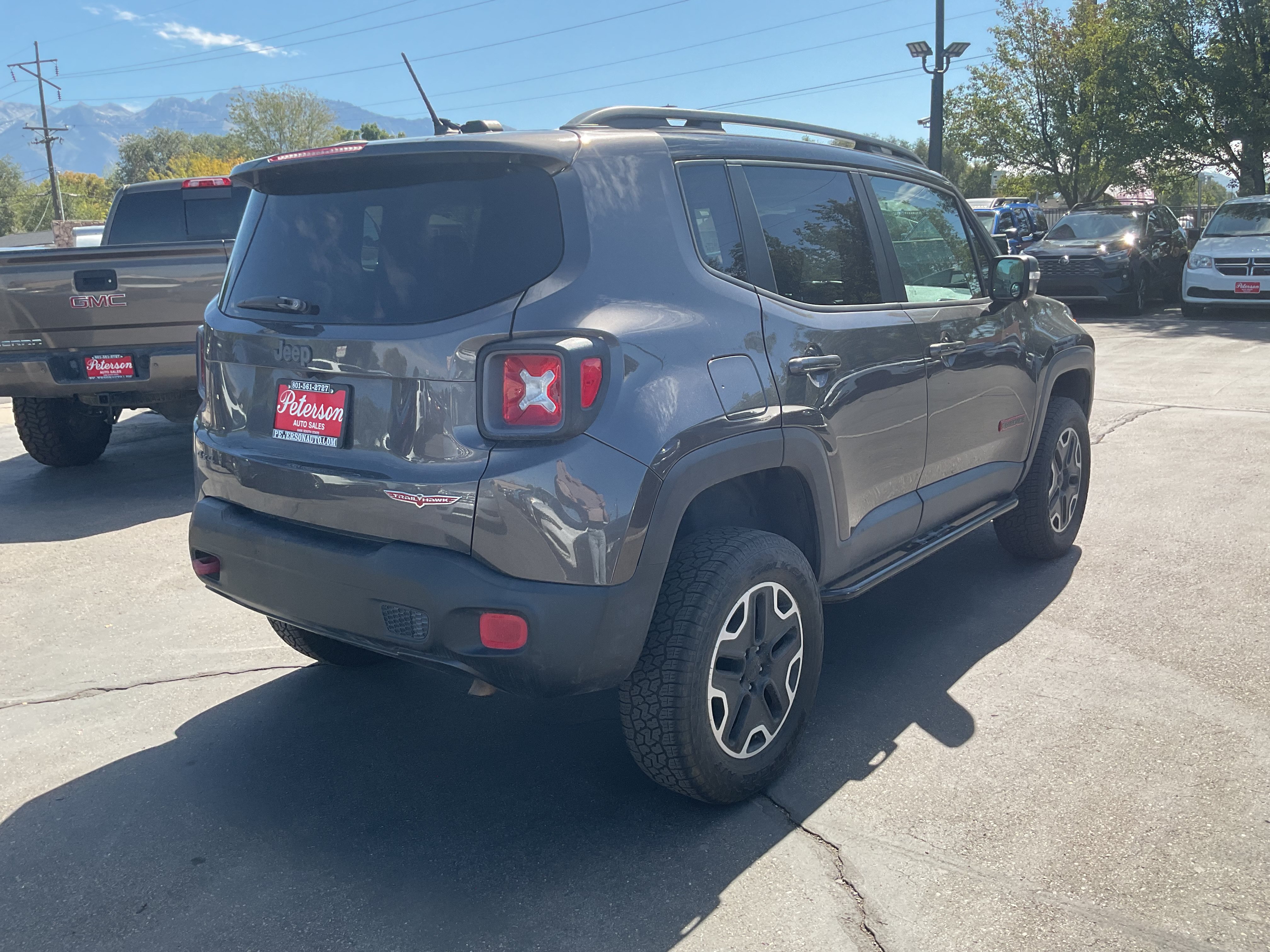 Used 2016 Jeep Renegade Trailhawk w/ Premium Trailhawk Package AWD/4WD image 6