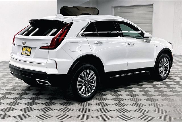 Used 2025 Cadillac XT4 Premium Luxury w/ LPO, Floor Liner Package AWD/4WD image 13