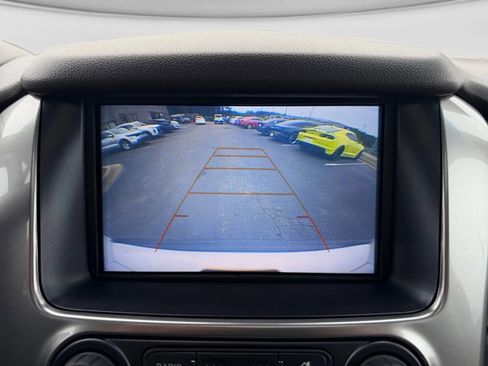 Used 2018 Chevrolet Suburban LT RWD image 39