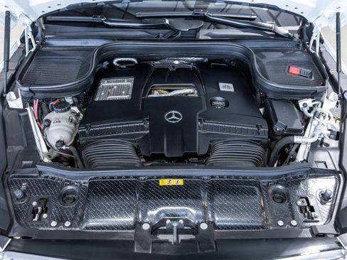 Used 2023 Mercedes-Benz Maybach GLS 600 4MATIC image 23