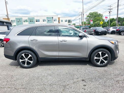 Used 2016 Kia Sorento EX FWD image 3