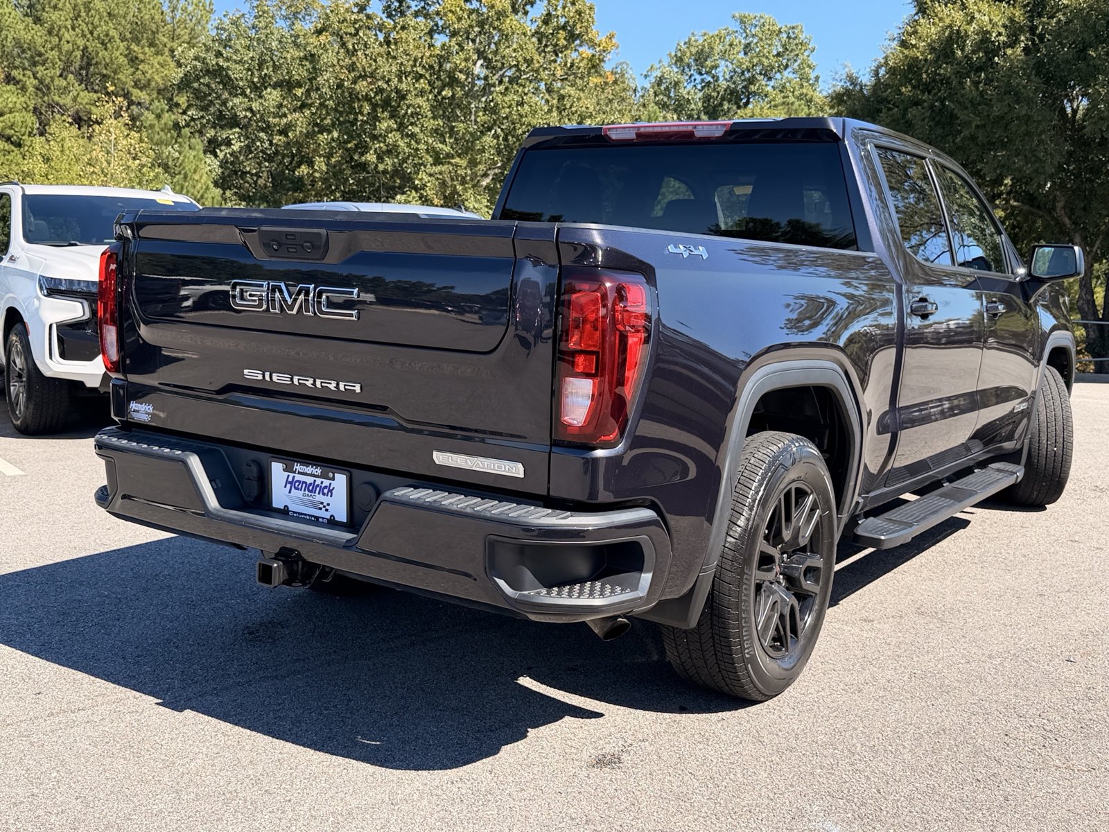 Used 2022 GMC Sierra 1500 Elevation w/ LPO, Elevation Black Package AWD/4WD image 12