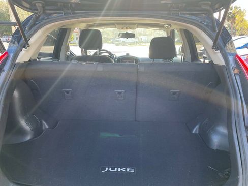 Used 2011 Nissan Juke SV FWD image 17
