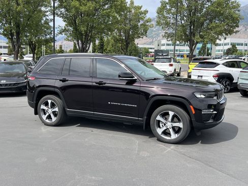 Used 2022 Jeep Grand Cherokee Limited 4xe w/ MOPAR Finishing Package AWD/4WD image 5