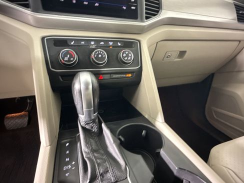 Used 2018 Volkswagen Atlas SE image 16