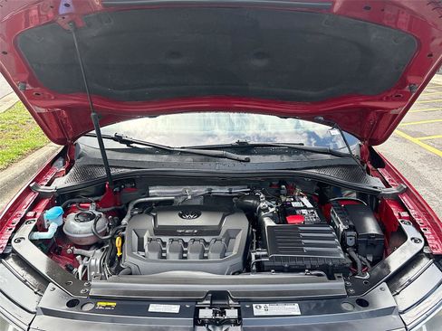 Used 2018 Volkswagen Tiguan SE w/ Front Fog Lights Package image 32