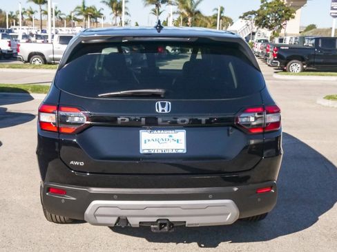 Used 2025 Honda Pilot EX-L image 8