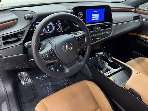 Certified 2025 Lexus ES 300h w/ Premium Package FWD image 16