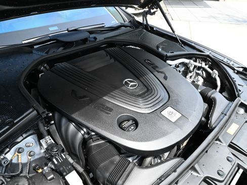 Used 2023 Mercedes-Benz Maybach S 680 4MATIC w/ Manufaktur Leather Package image 71