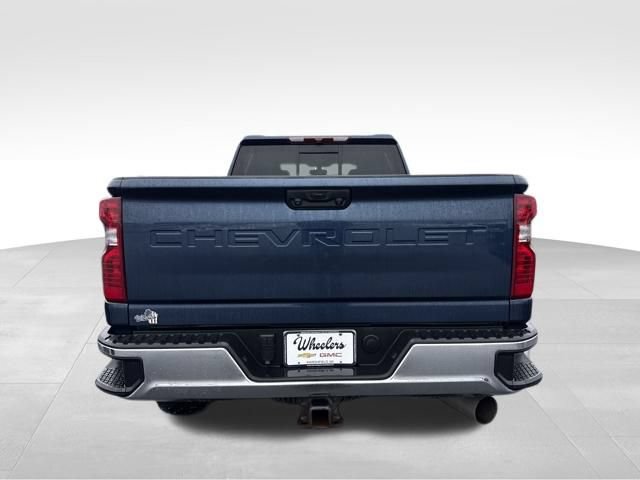 Used 2022 Chevrolet Silverado 3500 LT w/ Convenience Package AWD/4WD image 4