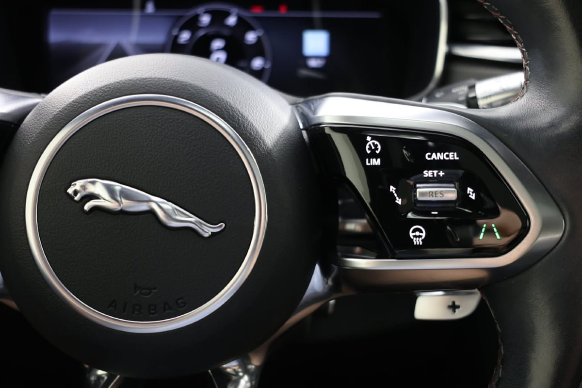 Used 2021 Jaguar F-PACE SVR AWD/4WD image 30