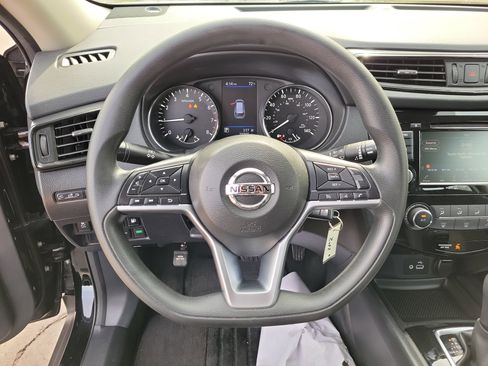Used 2020 Nissan Rogue S image 22