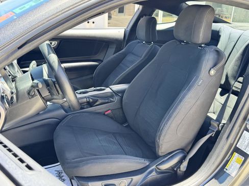 Used 2017 Ford Mustang Coupe RWD image 26
