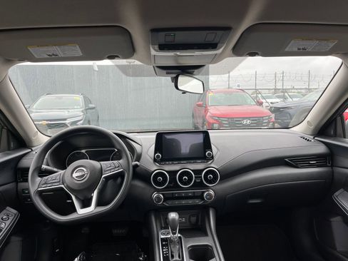 Used 2025 Nissan Sentra SV FWD image 32