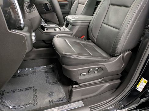 Used 2024 GMC Sierra 2500 Denali image 11