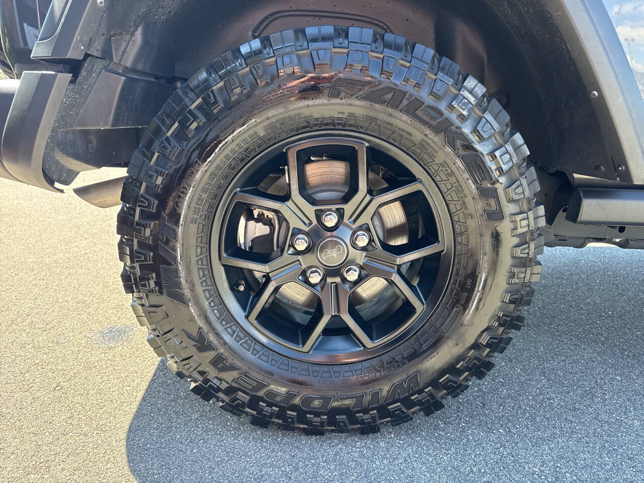 Used 2024 Jeep Wrangler Unlimited Sport AWD/4WD image 39