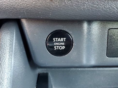 Used 2025 Nissan Rogue SV FWD image 22
