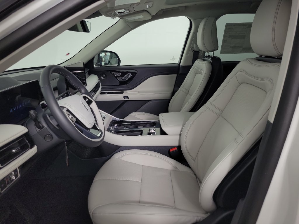 New 2027 Lincoln Aviator Reserve RWD image 16