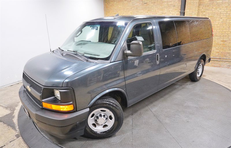 Used 2017 Chevrolet Express 3500 LS RWD image 2