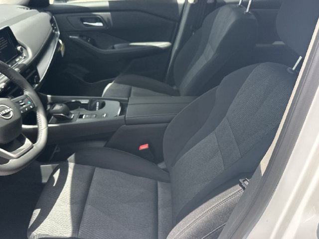 Used 2026 Nissan Rogue SV w/ Cold Weather Package FWD image 16