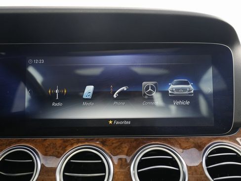 Used 2019 Mercedes-Benz E 300 4MATIC w/ Premium 1 Package image 61