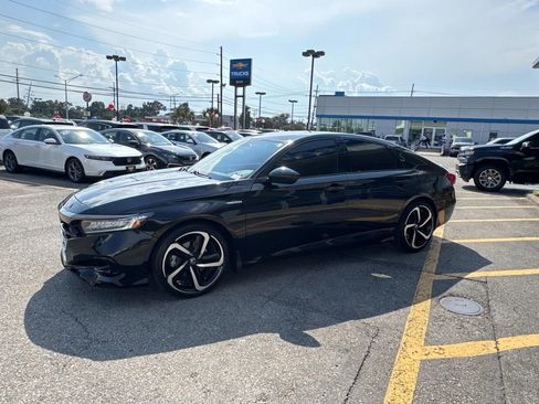 Used 2022 Honda Accord Sport image 4