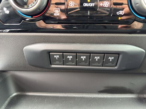 Used 2025 Chevrolet Silverado 2500 LT w/ Convenience Package AWD/4WD image 28