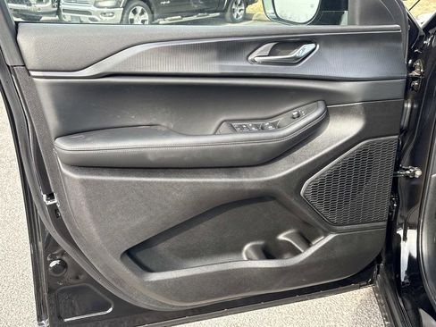 New 2025 Jeep Grand Cherokee L Altitude AWD/4WD image 24