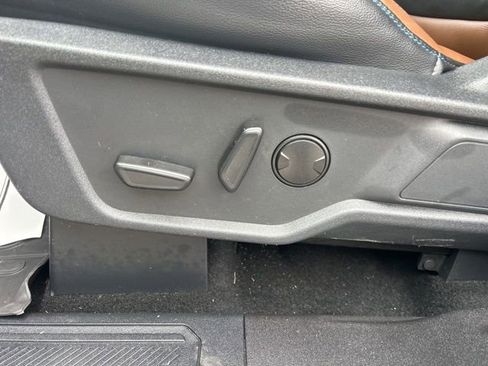 Used 2024 Ford Bronco Outer Banks image 15