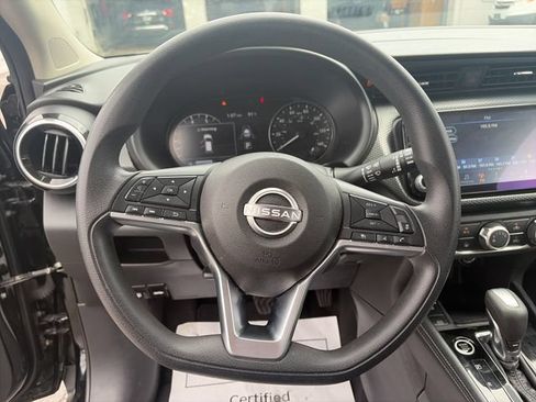 Used 2023 Nissan Kicks SV FWD image 14