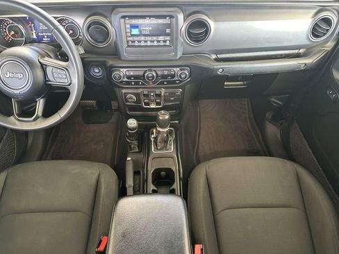 Used 2023 Jeep Gladiator Willys image 18