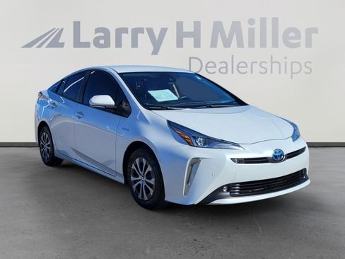 Used 2021 Toyota Prius LE image 7
