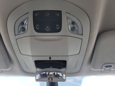 Used 2023 Chrysler Voyager LX FWD image 29