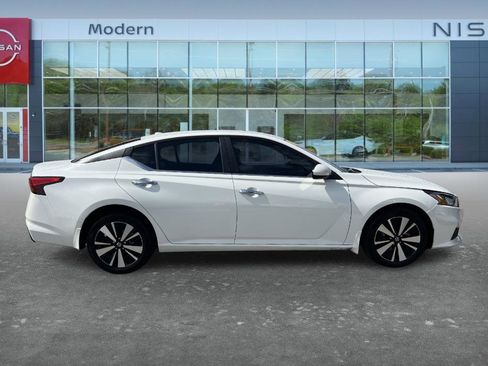 Certified 2022 Nissan Altima 2.5 SV AWD/4WD image 4