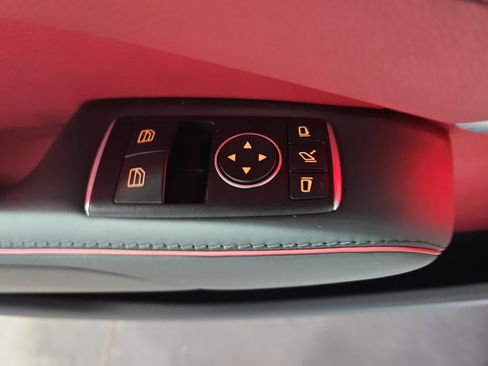 Used 2016 Mercedes-Benz SL 63 AMG image 26