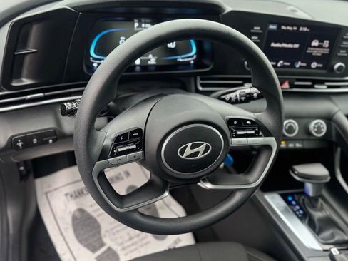 Certified 2025 Hyundai Elantra SE w/ Cargo Package FWD image 14