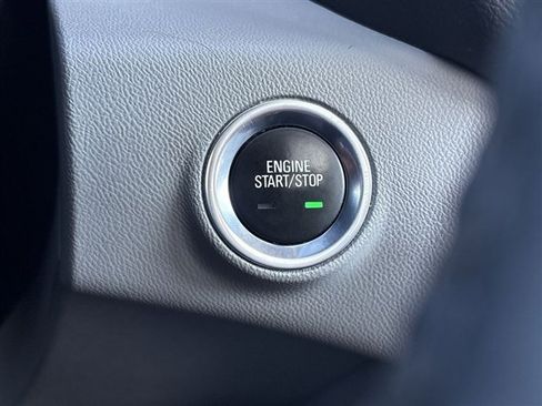 Used 2023 GMC Terrain SLT w/ Tech Package image 16