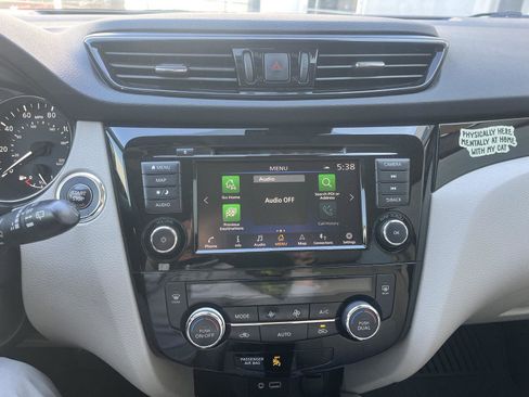 Used 2021 Nissan Rogue Sport SL AWD/4WD image 19
