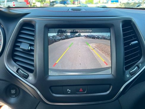 Used 2019 Jeep Cherokee Trailhawk w/ Cold Weather Group AWD/4WD image 41