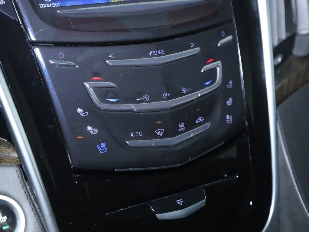 Used 2020 Cadillac Escalade Platinum AWD/4WD image 32